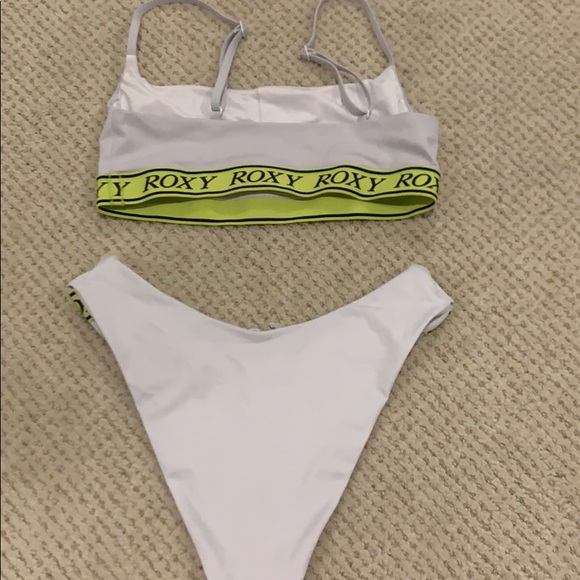 Bikini - Picture 2 of 2